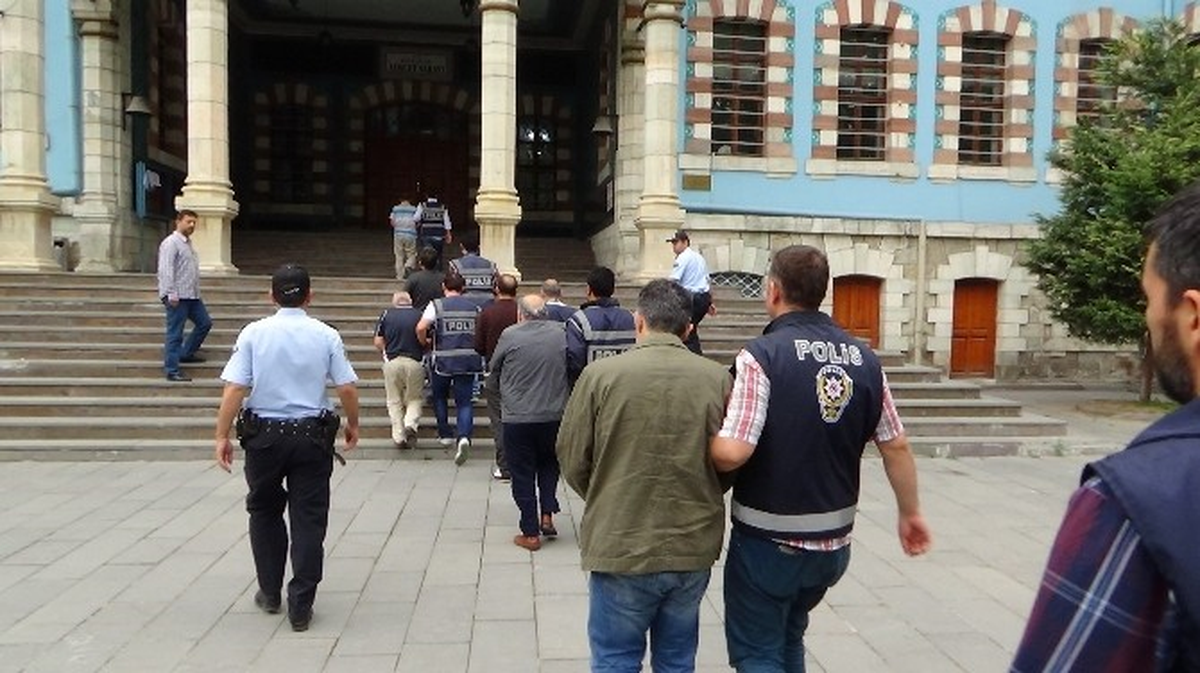Kütahya\'da Fetö/pyd Operasyonunda 7 Kişi Adliyeye Sevk Edildi