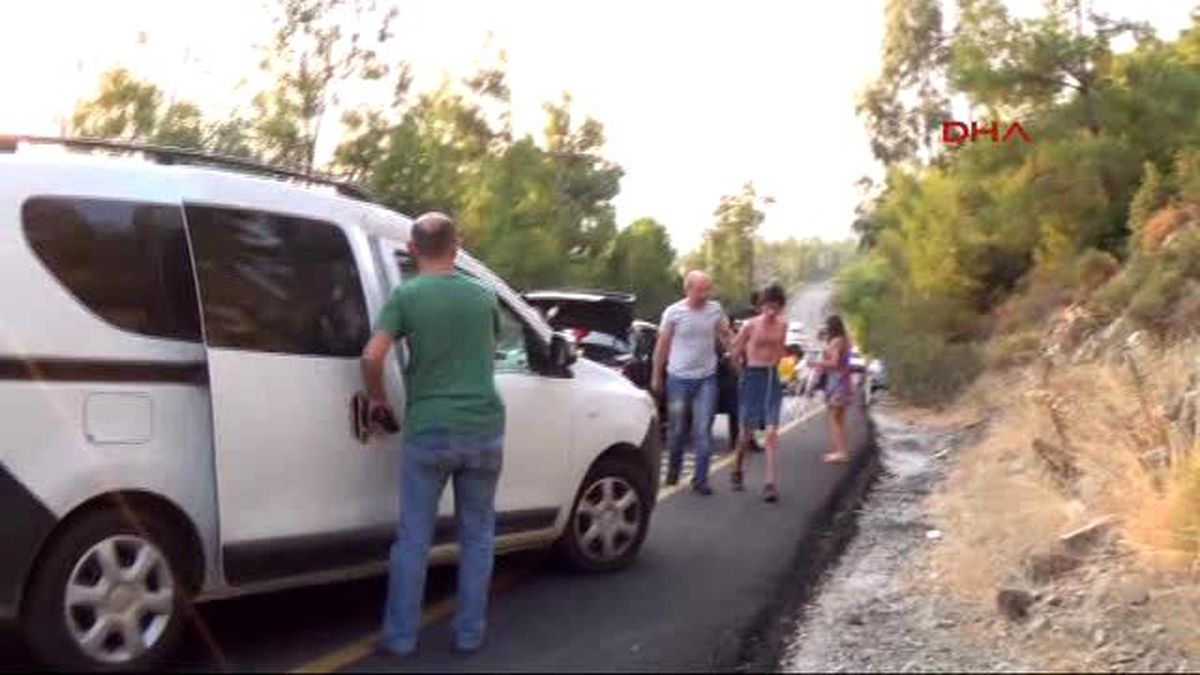 Marmaris\' Te Ehliyetsiz Genç Ortalığı Birbirine Kattı