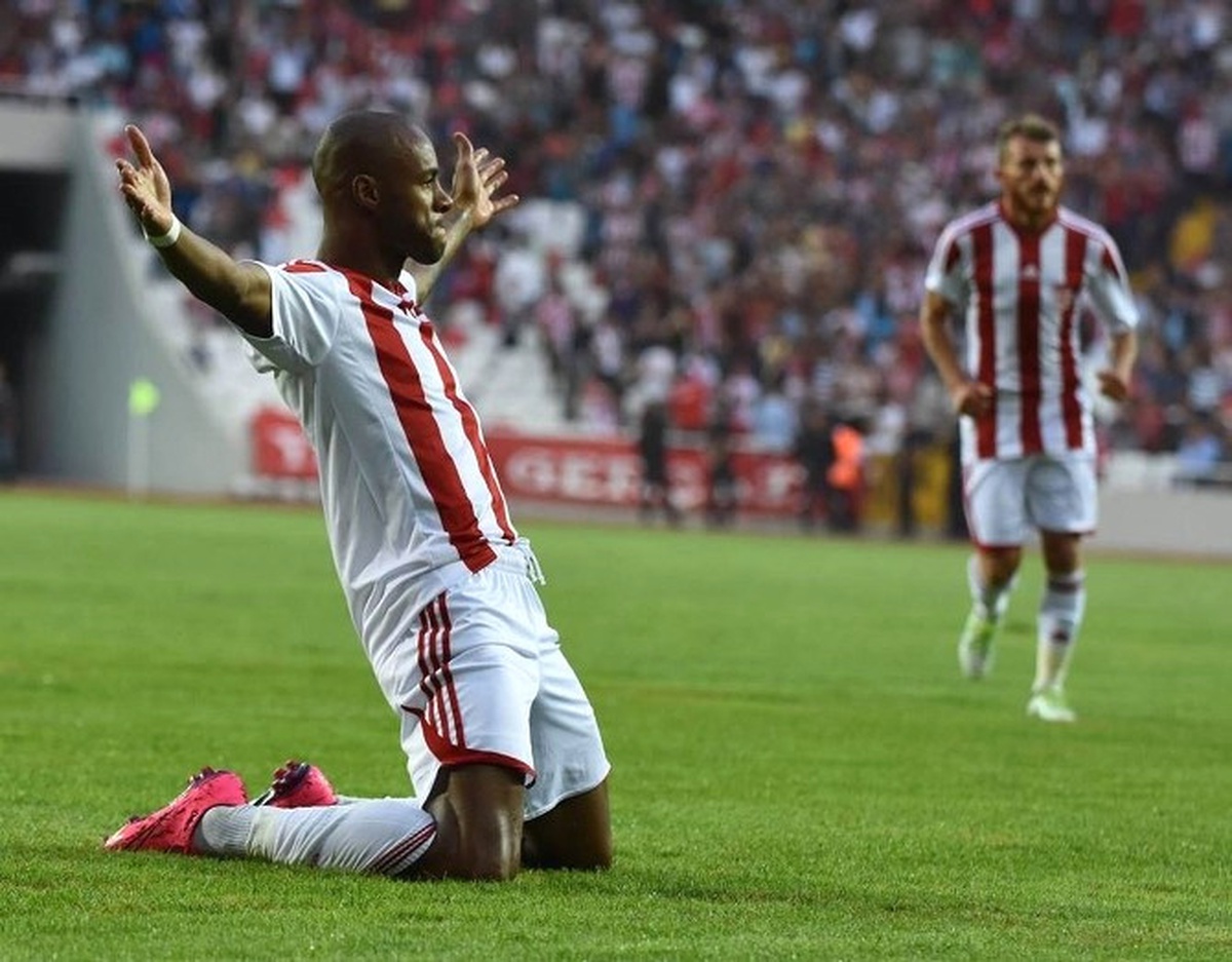 Sivasspor, Hazırlık Maçında Tokatspor\'u 3 Golle Geçti