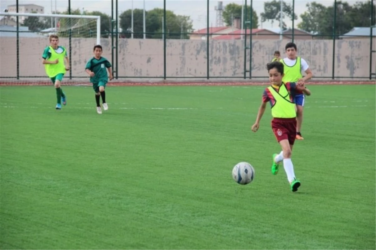 Yaz Kur\'an Kursları Camiler Arası Yıldızlar Futbol Turnuvası Sona Erdi