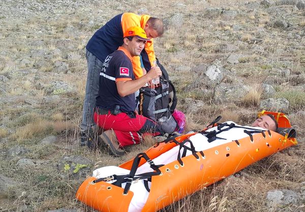 20 Metre Yükseklikten Düşen Dağcı, Afad Ekipleri Kurtardı