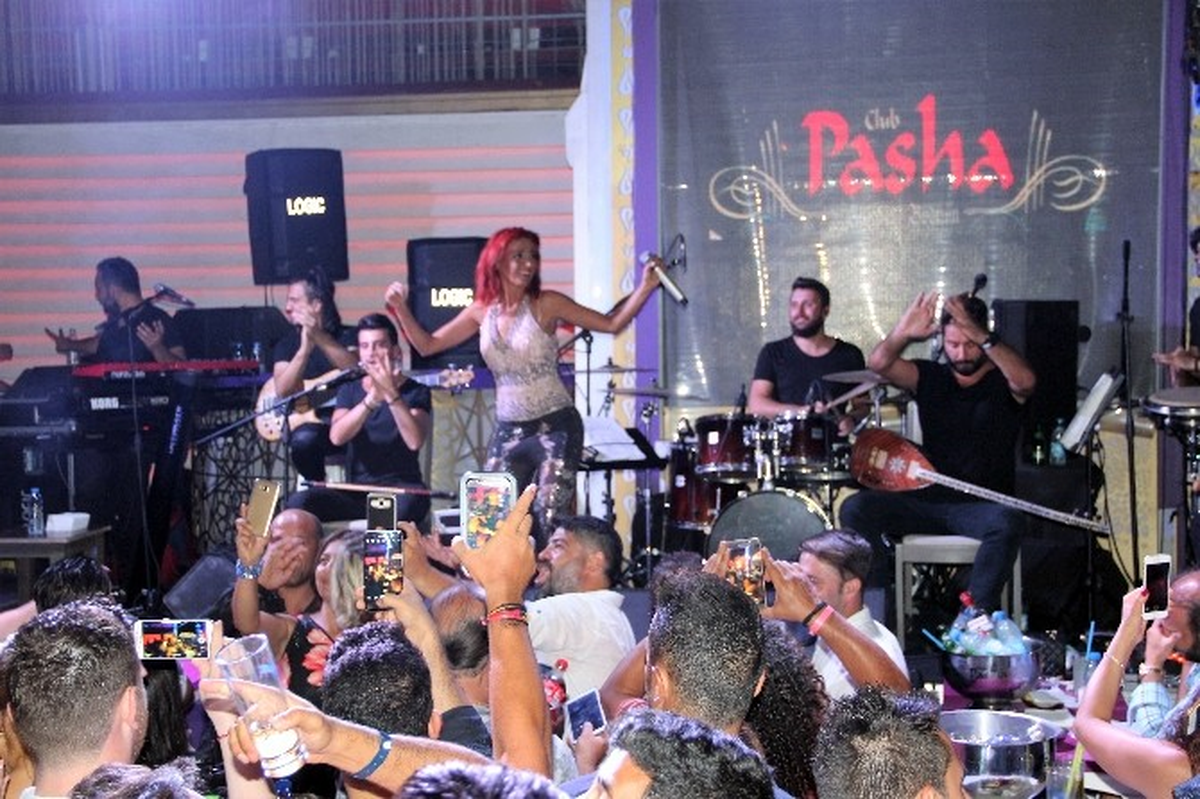 Bodrum\'da Yıldız Tilbe İzdihamı