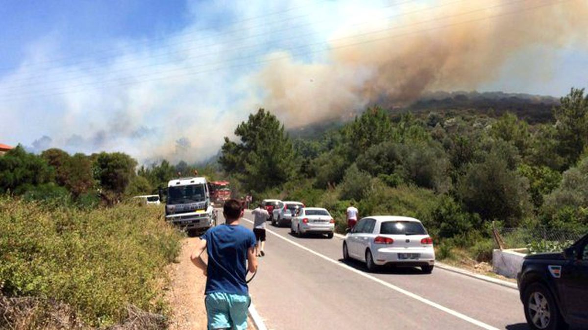 Çeşme\'de Korkutan Yangın