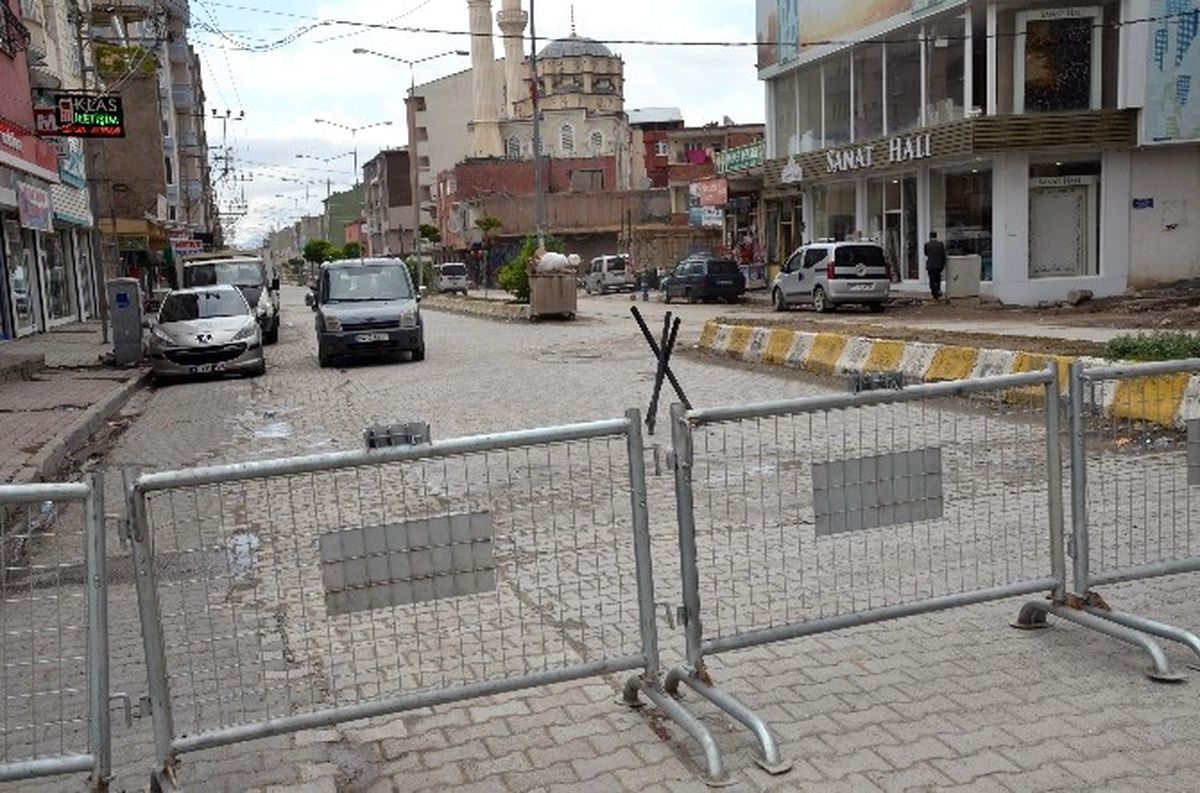 Doğubayazıt'ta Polis Merkezi'ne Saldırı! İlçeye Giriş-Çıkışlar Kapatıldı