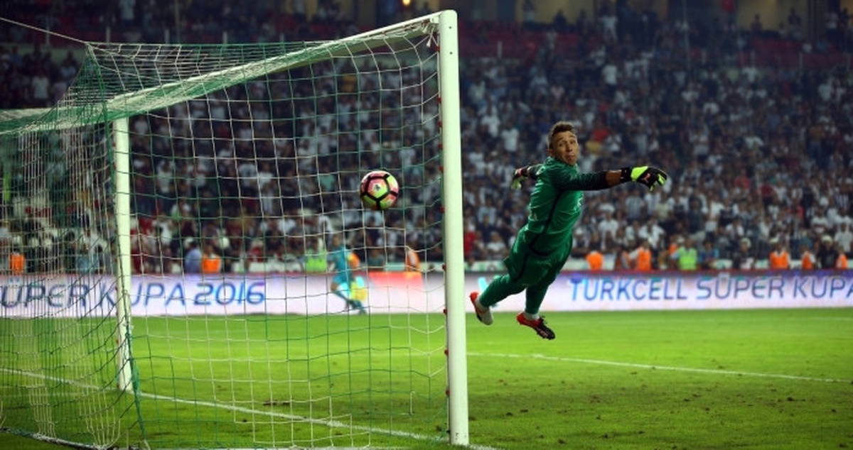 Dursun Özbek: "Muslera Bizim Sembolümüz"