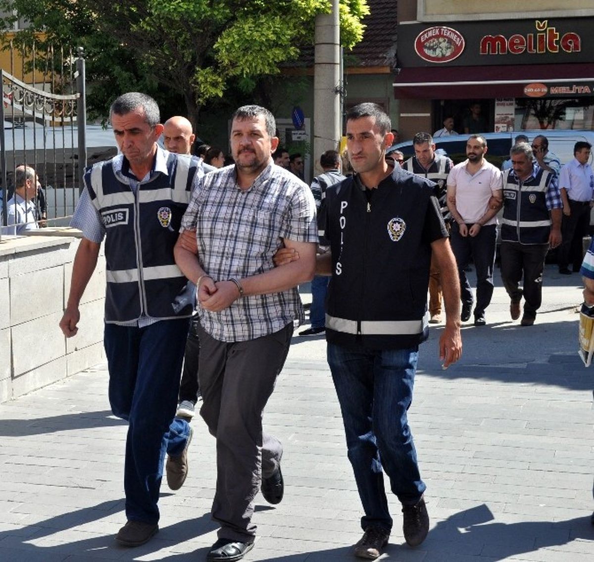Fetö Operasyonunda 10 Kişi Adliyeye Sevk Edildi