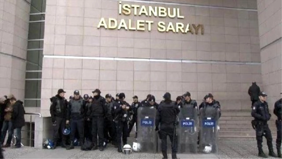 Fetö/pdy Soruşturması Kapsamında İstanbul\'daki Adalet Saraylarında Operasyon Devam Ediyor.