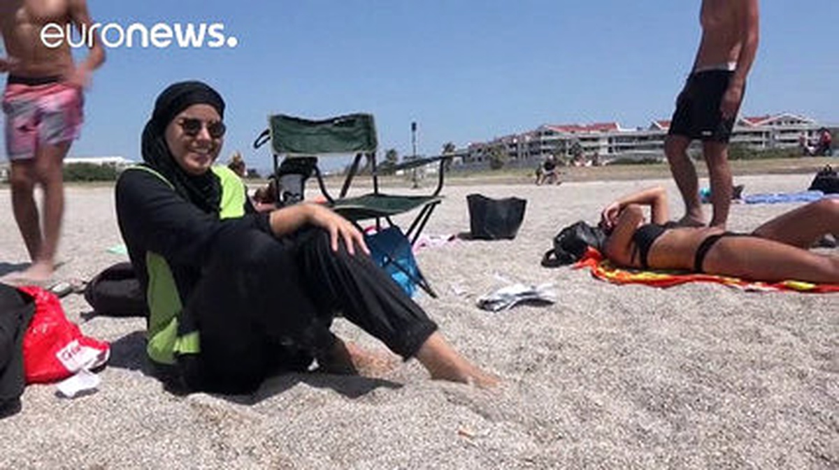 Fransa\'da Burkini Tartışması Büyüyor: Sisco\'da da Yasaklandı