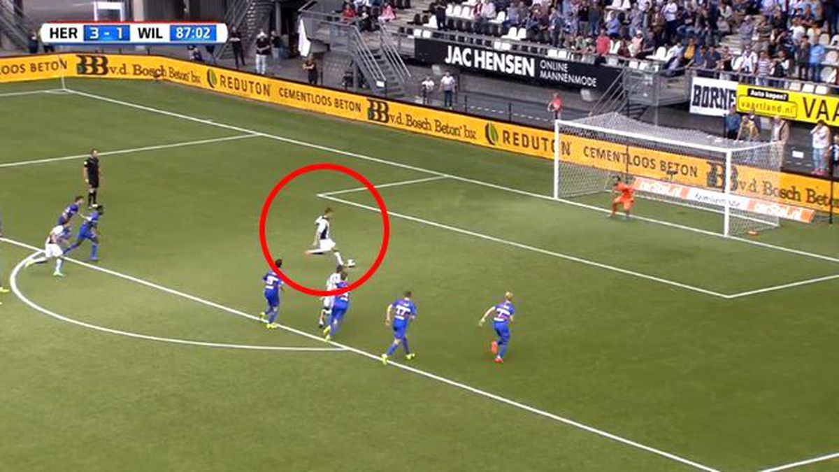 Hollanda Ligi Maçında Heracles 1 Dakikada 2 Penaltı Kaçırdı