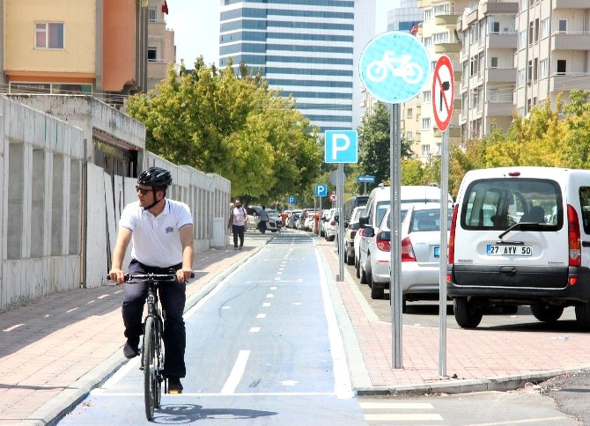 Motorlu Taşıtları Olmasına Rağmen 23 Yıldır Bisiklet Kullanıyor