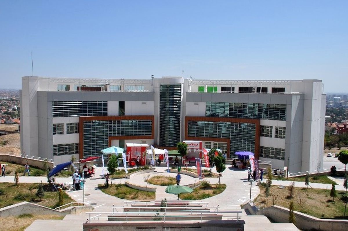 Neü Tüm İllerden Öğrenci Aldı