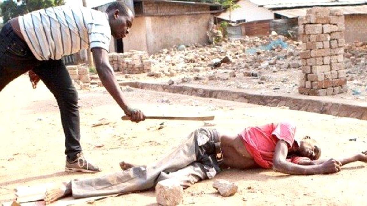 Orta Afrika Ülkesinde 36 Sivili Balta ve Palalarla Katlettiler