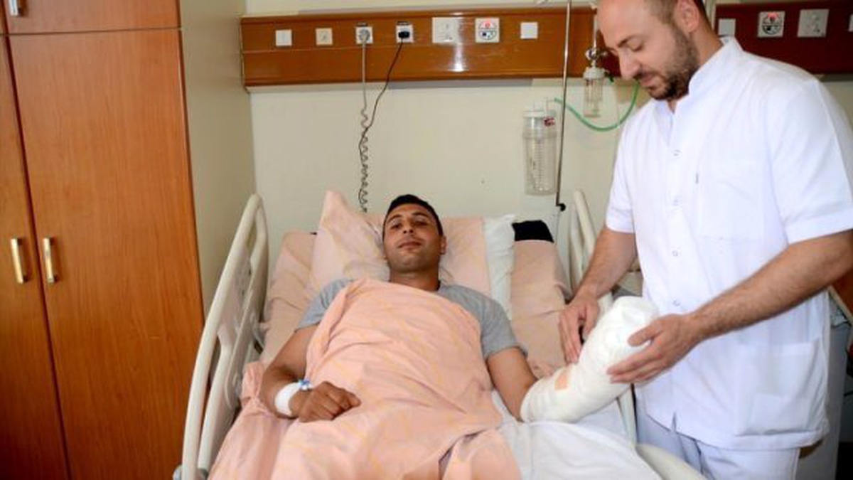 Ot Biçme Makinesine Kaptırdığı Parmakları Yeniden Dikildi