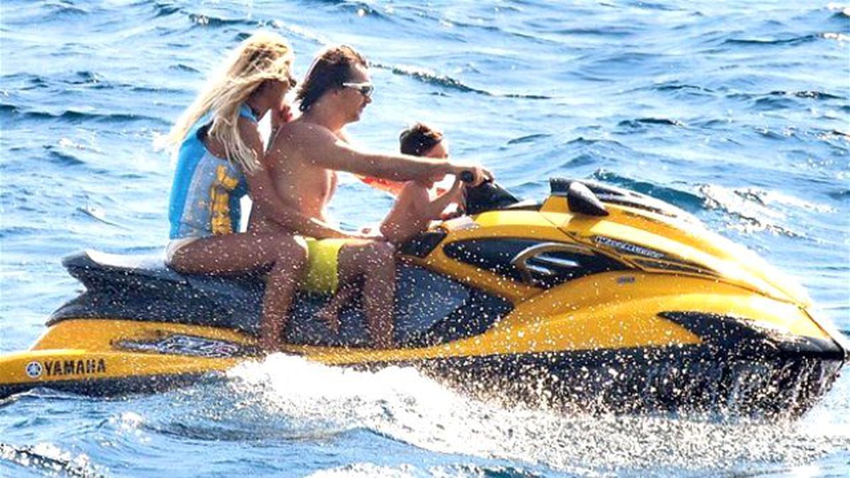 Şeyda Coşkun, 1,5 Yaşındaki Oğlunu Jet-skiye Bindirdi