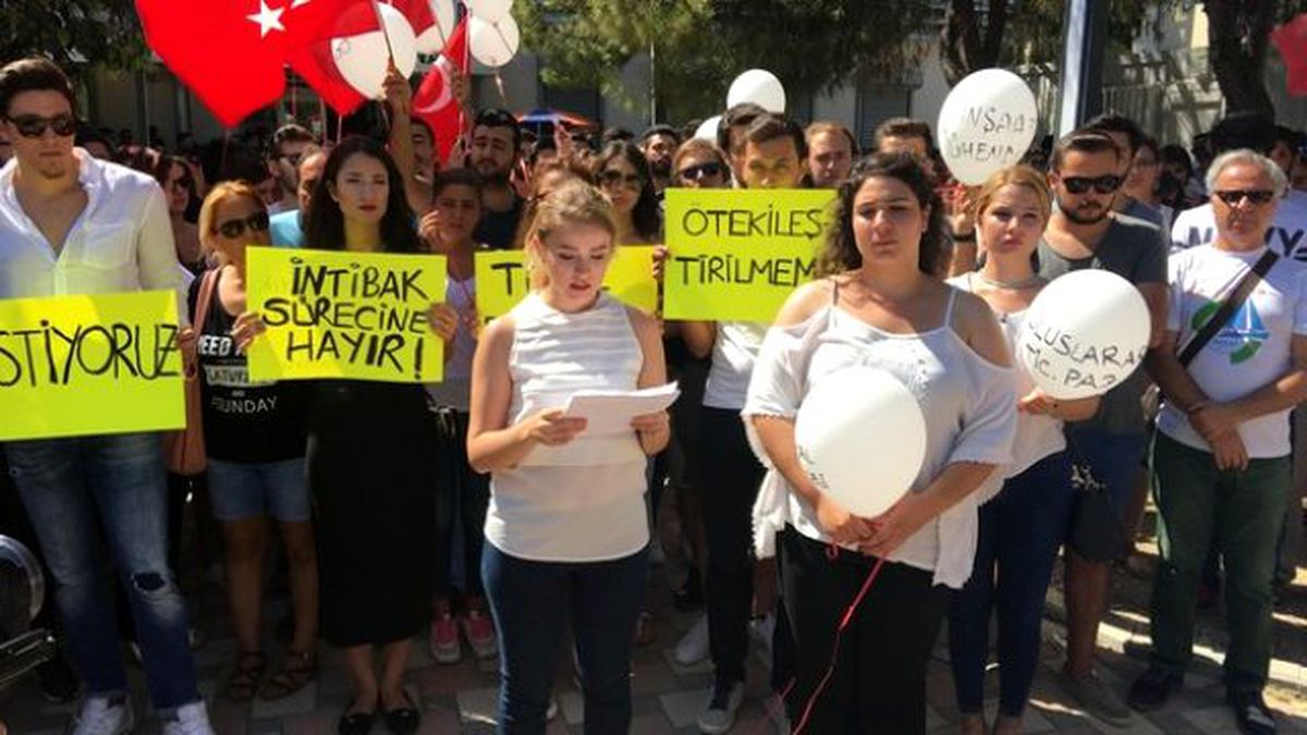 Üniversiteleri Kapanan Öğrencilerden, Balonlu Eylem