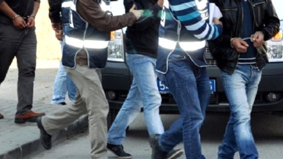 8 Bin Adet Uyuşturucu Hapı Alırken Yakalanan 5 Kişi Tutuklandı