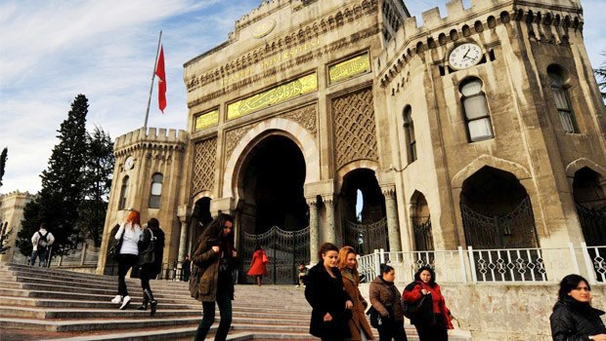 Yeni Üniversiteliler Kayıt Telaşında