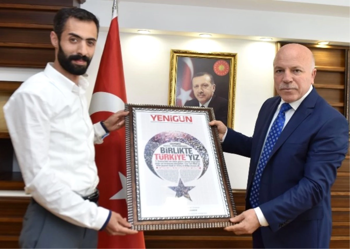 Yenigün Gazetesi\'nden Başkan Sekmen\'e "Demokrasi" Teşekkürü