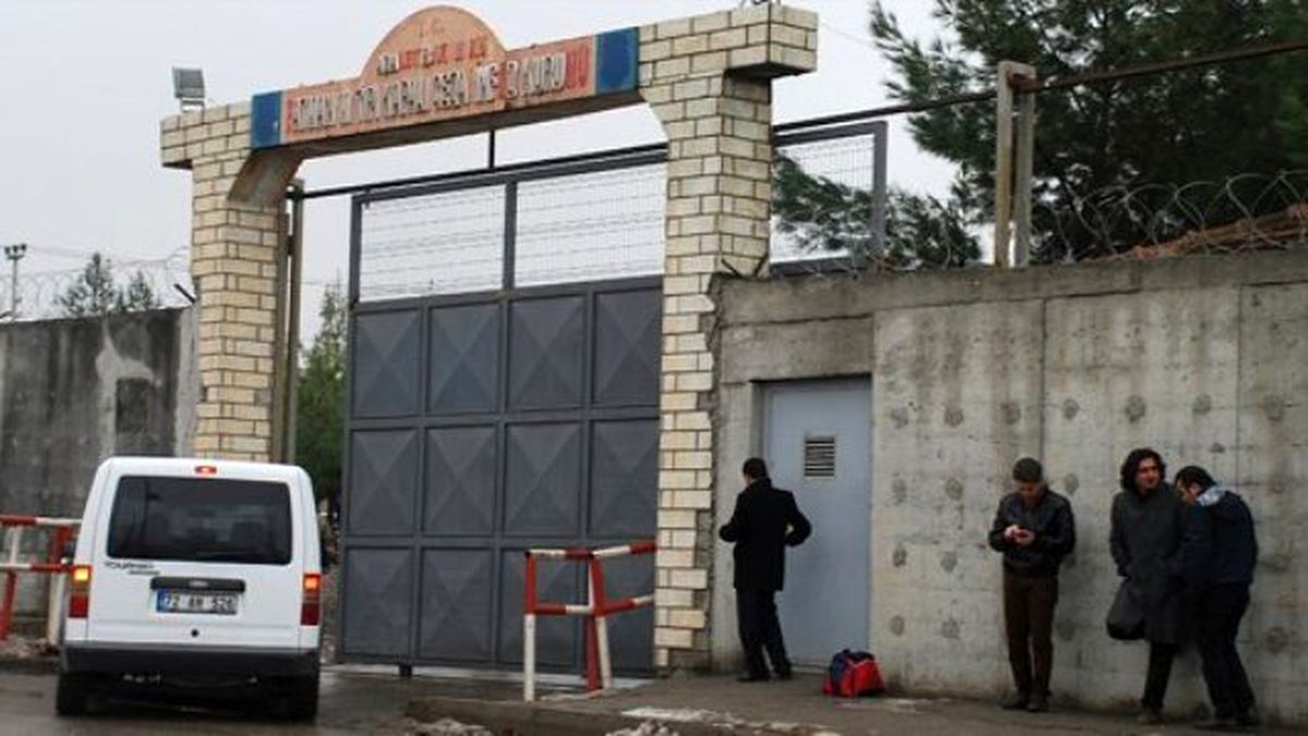 8 Hakim Ve Savcı Serbest Bırakıldı
