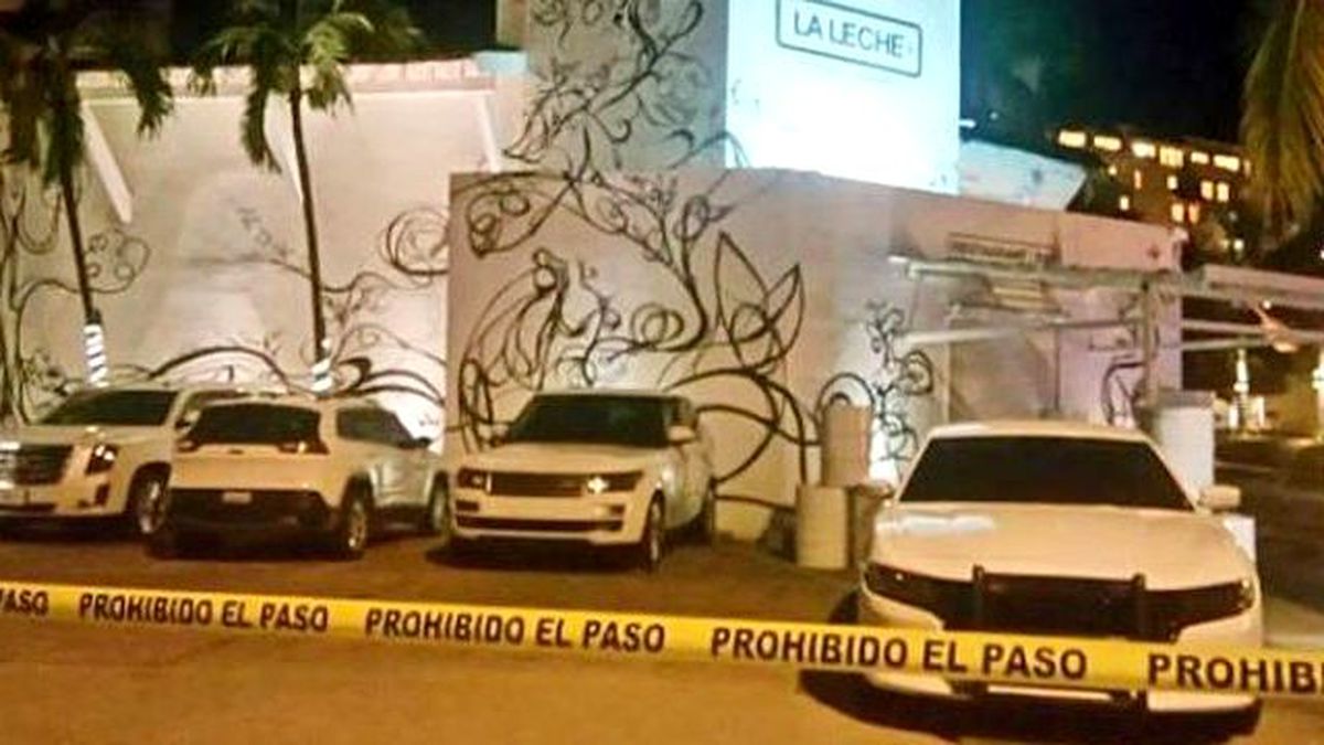 Restorana Giren Silahlı Şahıslar Çok Sayıda Kişiyi Kaçırdı