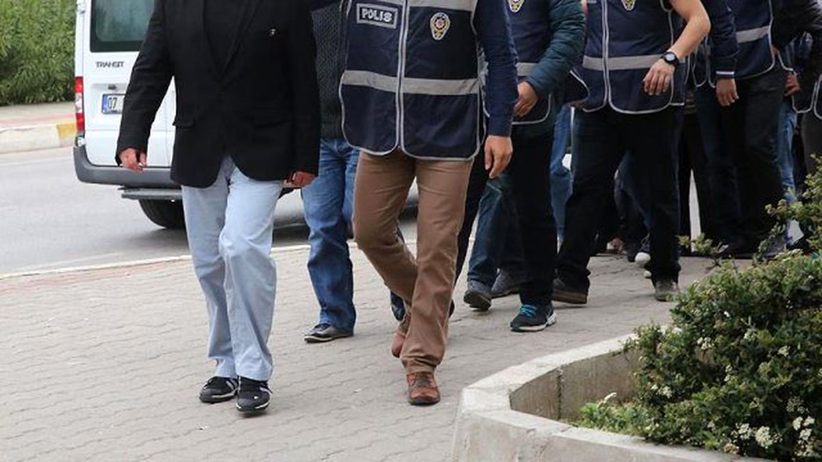 Antalya\'da Fetö/pdy Operasyonu