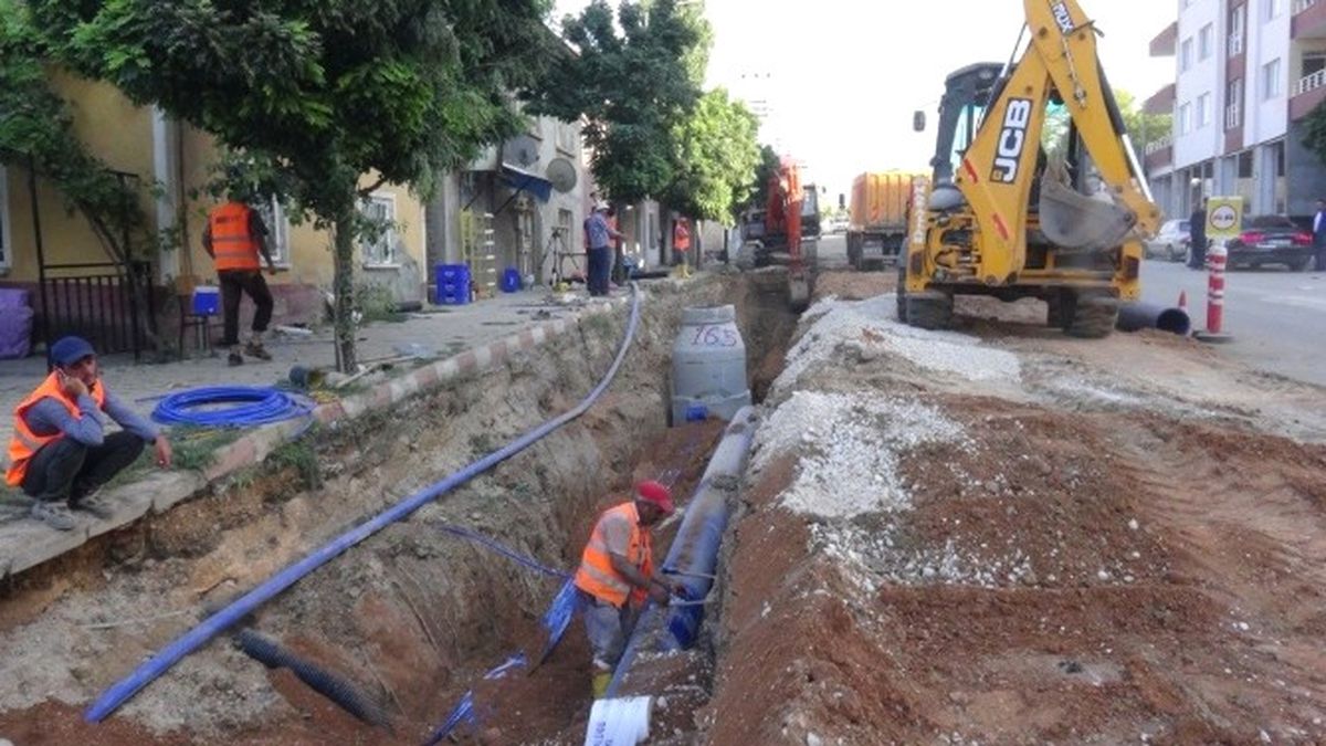 Bir Ayda 3 Bin Metre Boru Döşendi