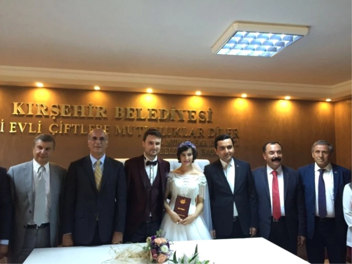 CHP Genel Başkan Yardımcısı Tekin Bingöl Kırşehir\'de Nikah Kıydı