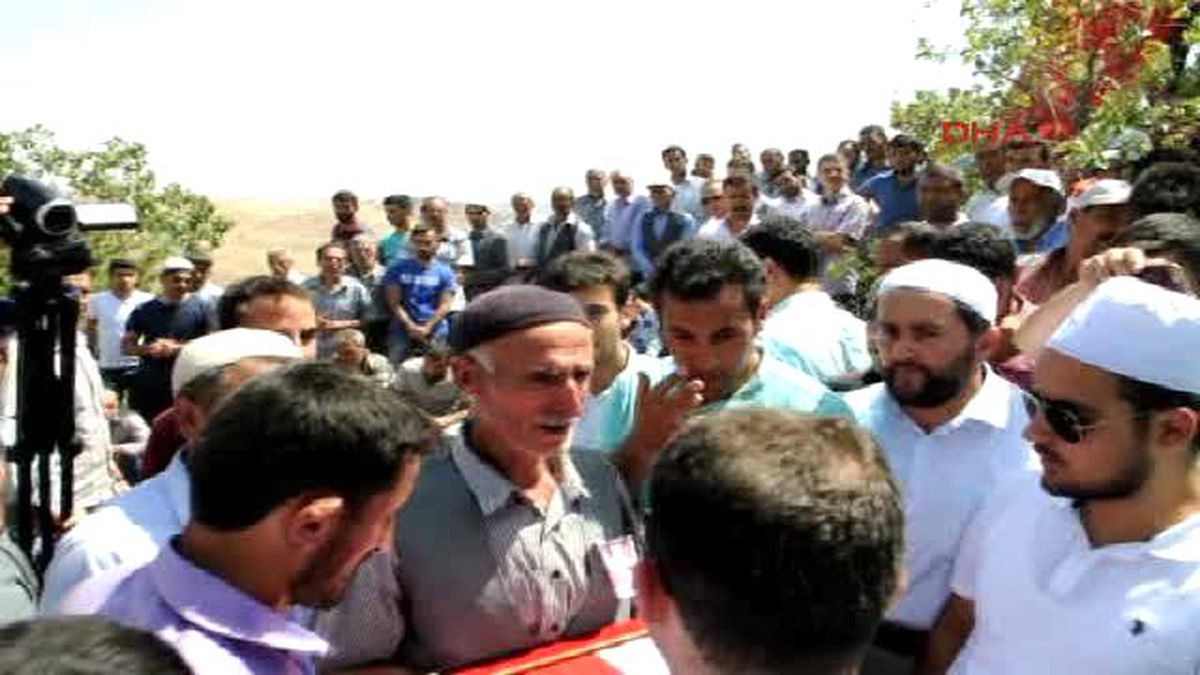 Diyarbakır - Şehit Polis Memuru Diyarbakır\'da Son Yolculuğuna Uğurlandı
