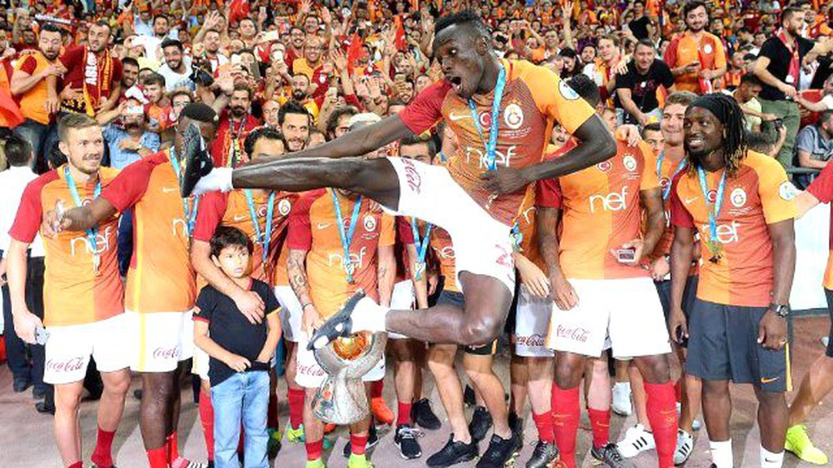 Dursun Özbek Galatasaraylı Oyunculara Kesilen Cezayı Sildi