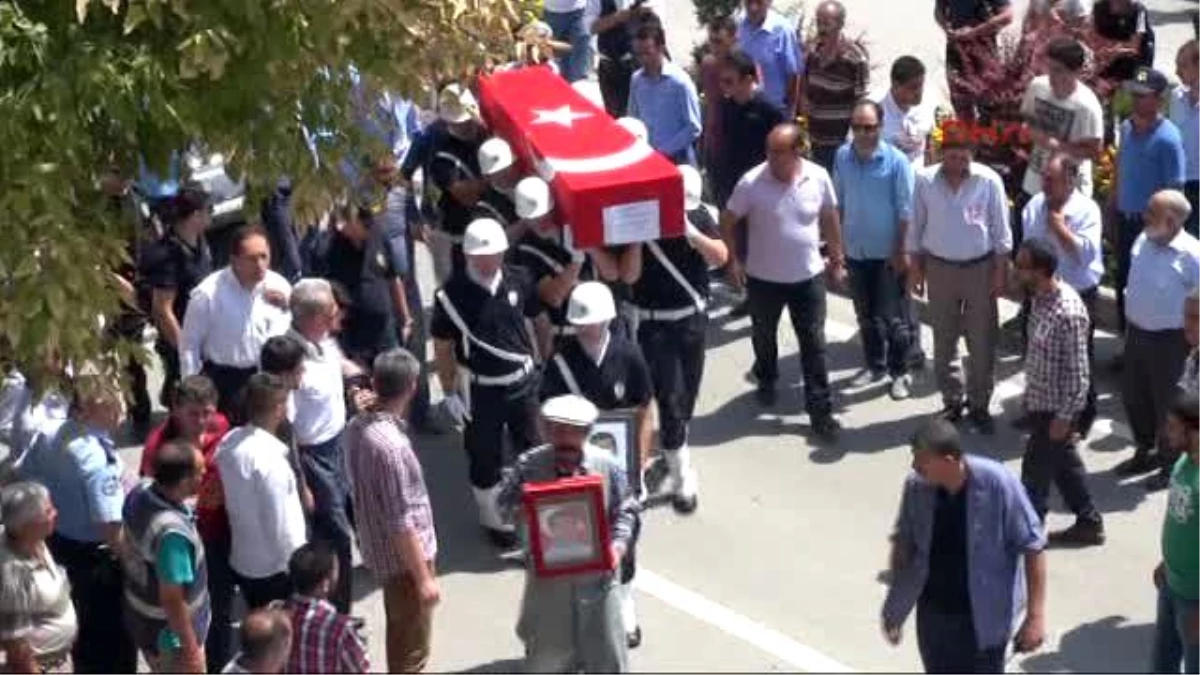 Elazığ Şehit Polis Yakup Kılınç, Memleketi Elazığ\'da Toprağa Verildi