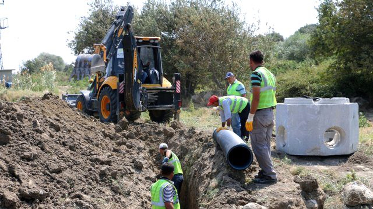 Enek Mahallesi Tıkanan Hatlardan Kurtuldu