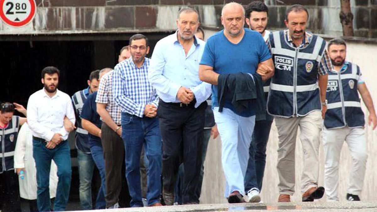 FETÖ'nün Adliye Yapılanmasına Yönelik Operasyonda 293 Kişi Gözaltına Alındı