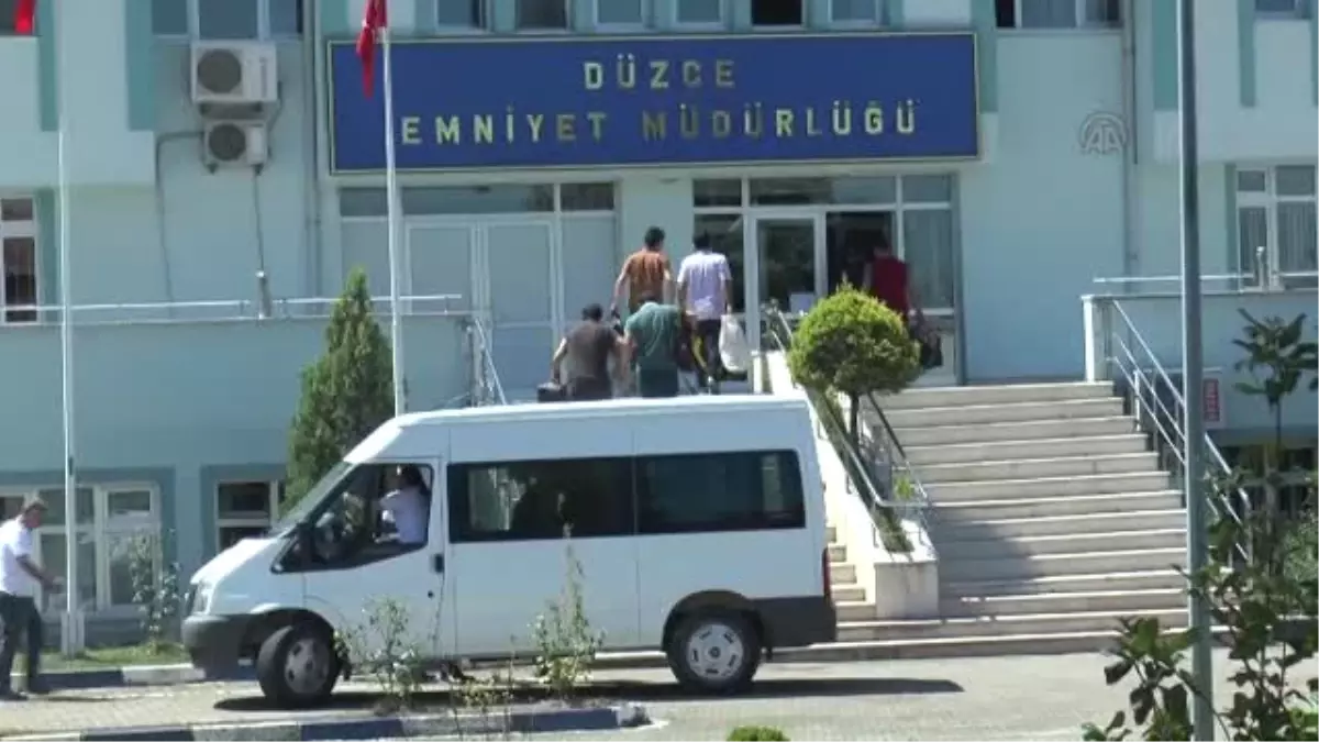 Fetö\'nün Darbe Girişimi - İnfaz Koruma Memurlarının da Bulunduğu 11 Kişi Tutuklandı - Düzce