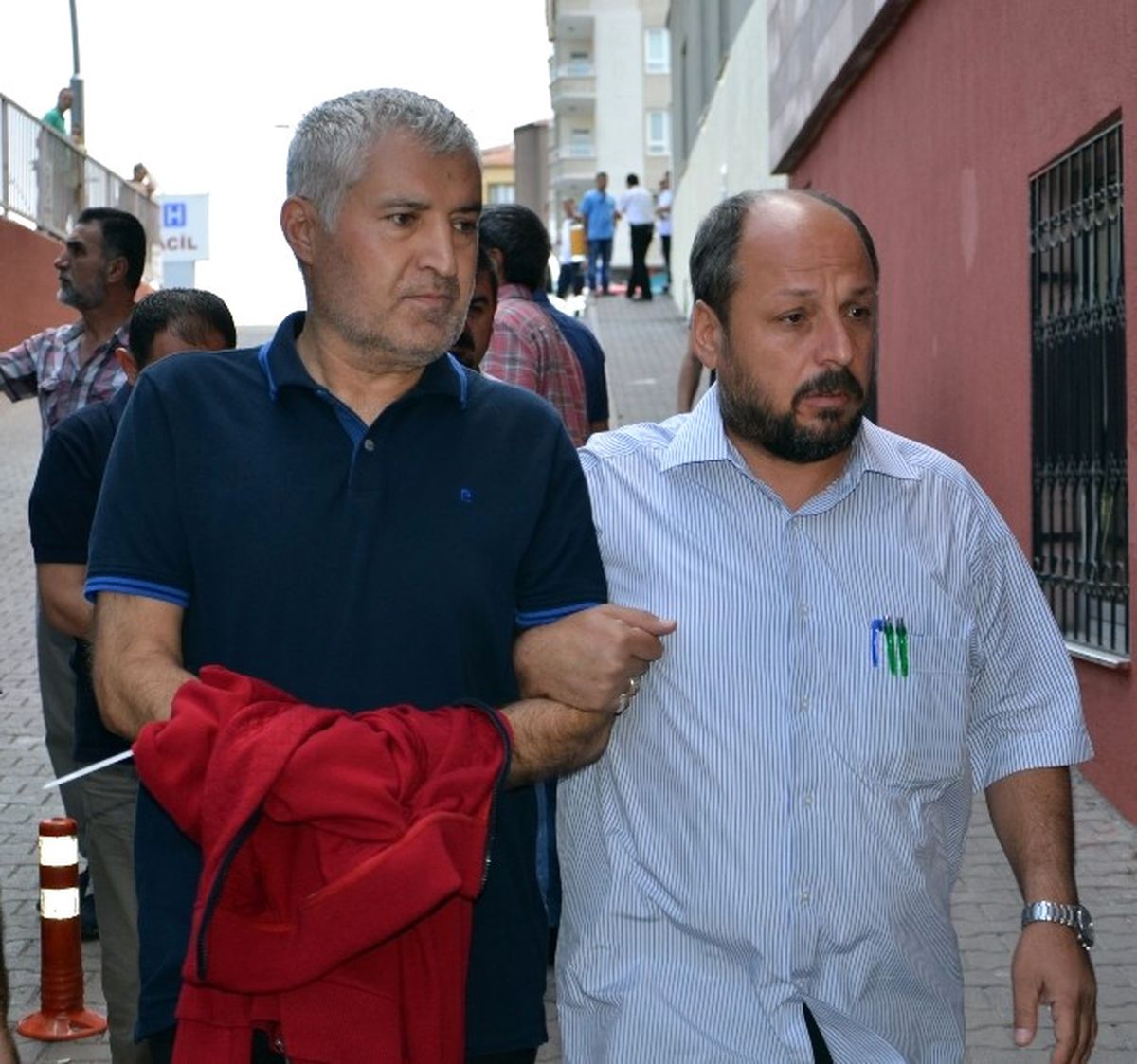 Fetö/pdy Operasyonunda Gözaltına Alınan Valilik ve Dhmi Çalışanları Adliyeye Sevk Edildi
