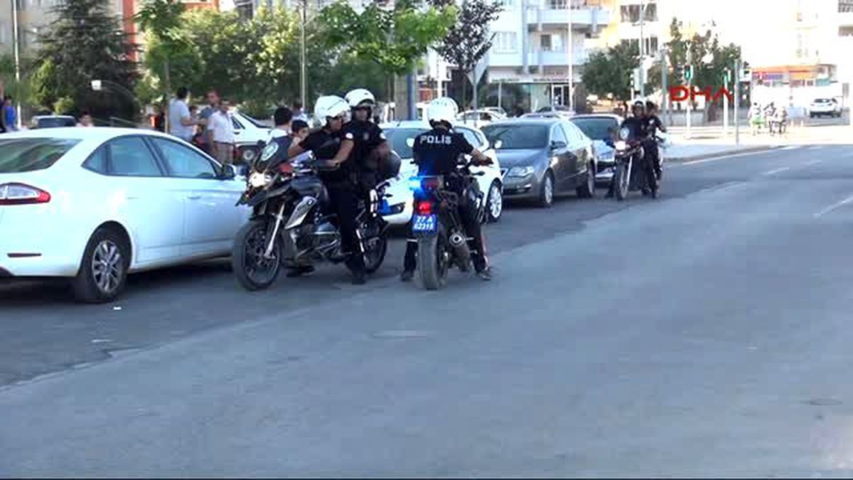 Gaziantep - Çalıntı Araç Ateş Açılarak Durduruldu, İçindekiler Gözaltına Alındı