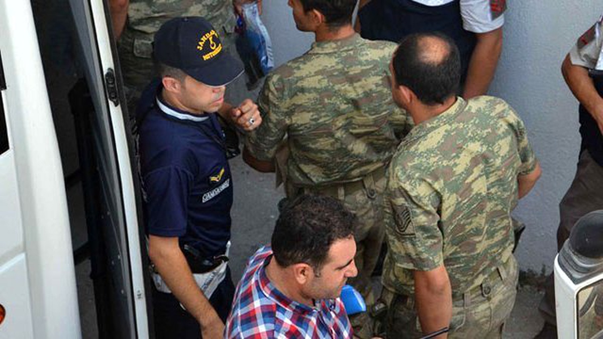 Gaziantep\'te 20 Rütbeli Asker Gözaltına Alındı