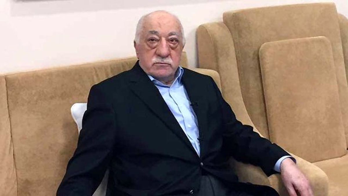 Gülen Takiyye'nin Kitabını Yazmış! Abi Fetvasıyla Her Yol Serbest