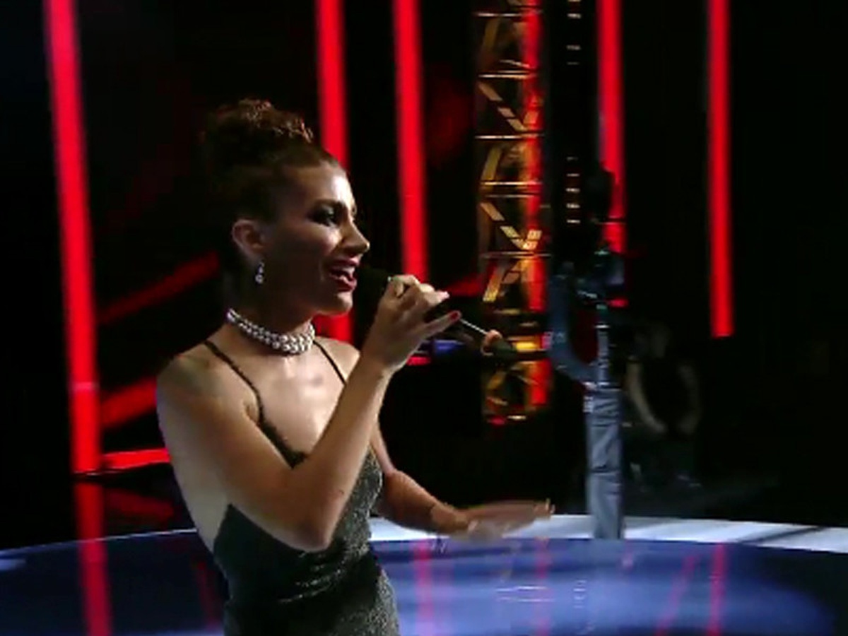 İrem Derici Sevilen Şarkısıyla Rising Star Sahnesinde