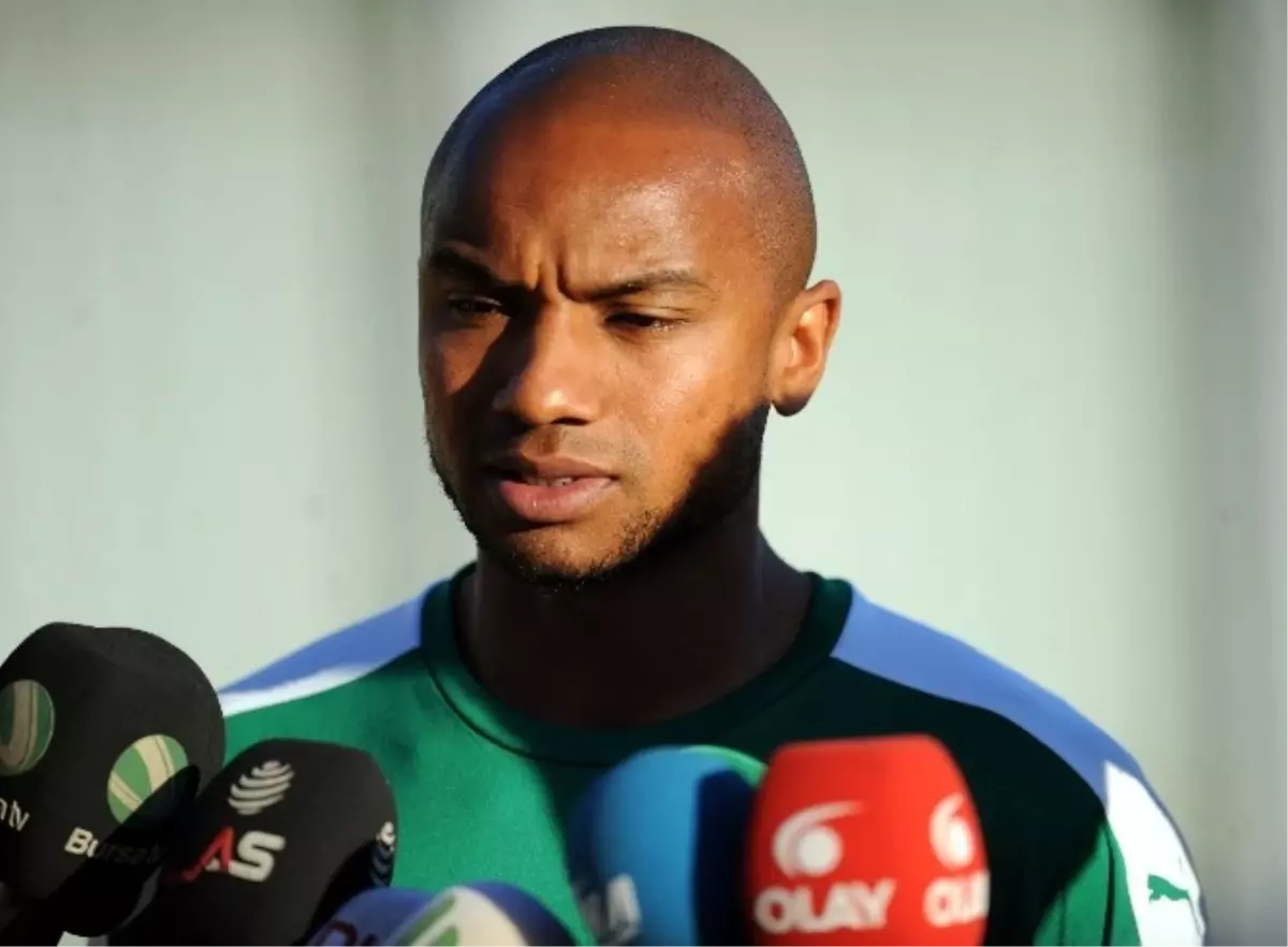 Joshua: 'Bursaspor'a Gelmek İçin Savaş Verdim'