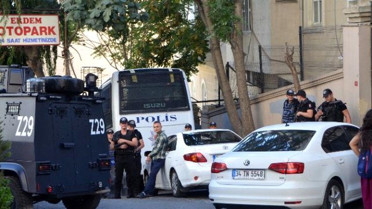 Özgür Gündem Gazetesine Operasyon: 4 Kişi Gözaltına Alındı