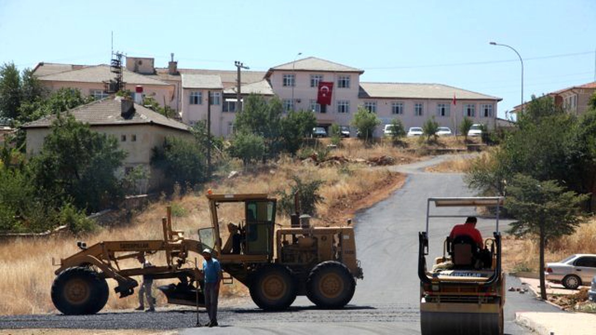 Kızılcalar Mahallesinde Sıcak Asfalt Çalışması