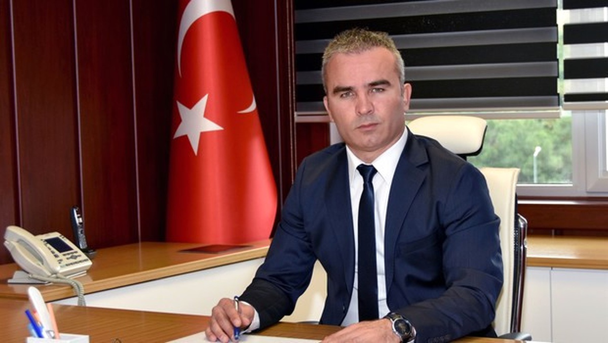 Menderes Kabadayı, Üniversitede Genel Sekreter Oldu