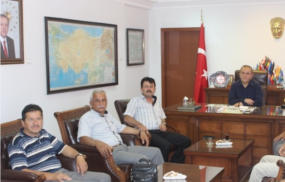 Muhtarlardan Demokrasi Şehitlerinin Ailelerine ve Gazilere Bağış