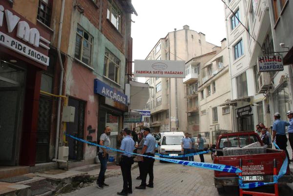 Tek Başına Yaşadığı Evde Ölü Bulundu