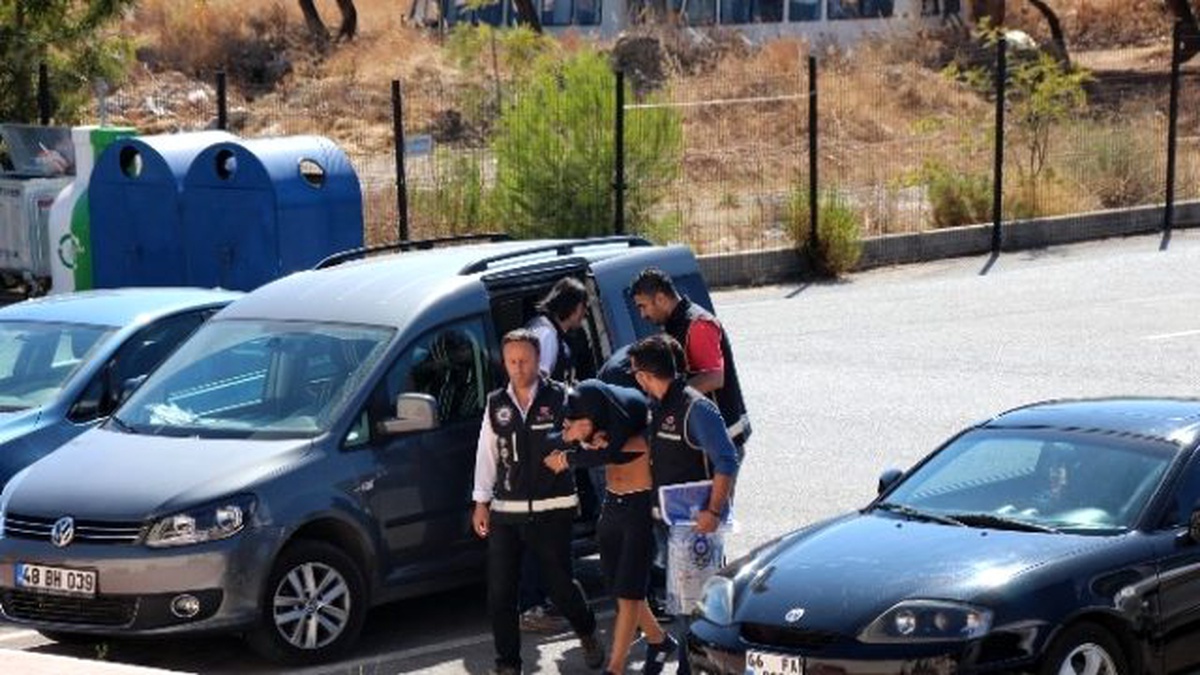Torbacılar Polisten Kaçarken Kaza Yaptı