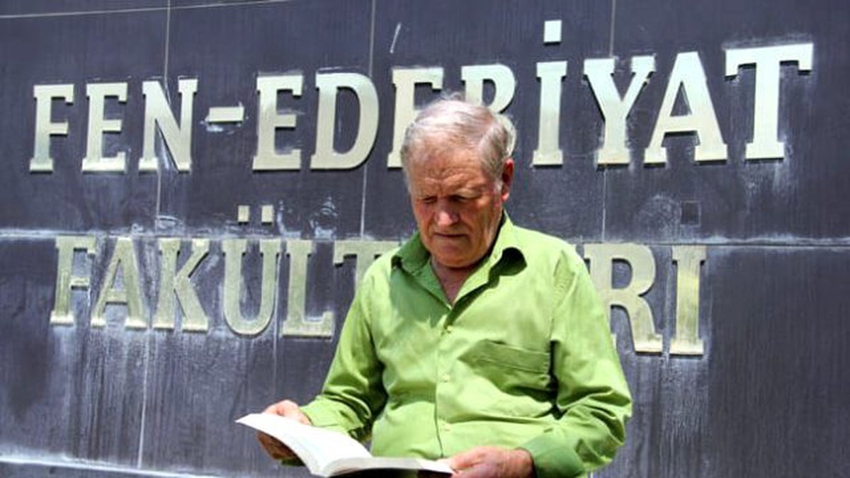 Üniversiteyi Kazanan 72 Yaşındaki Hurdacının Kaydını Rektör Yaptı