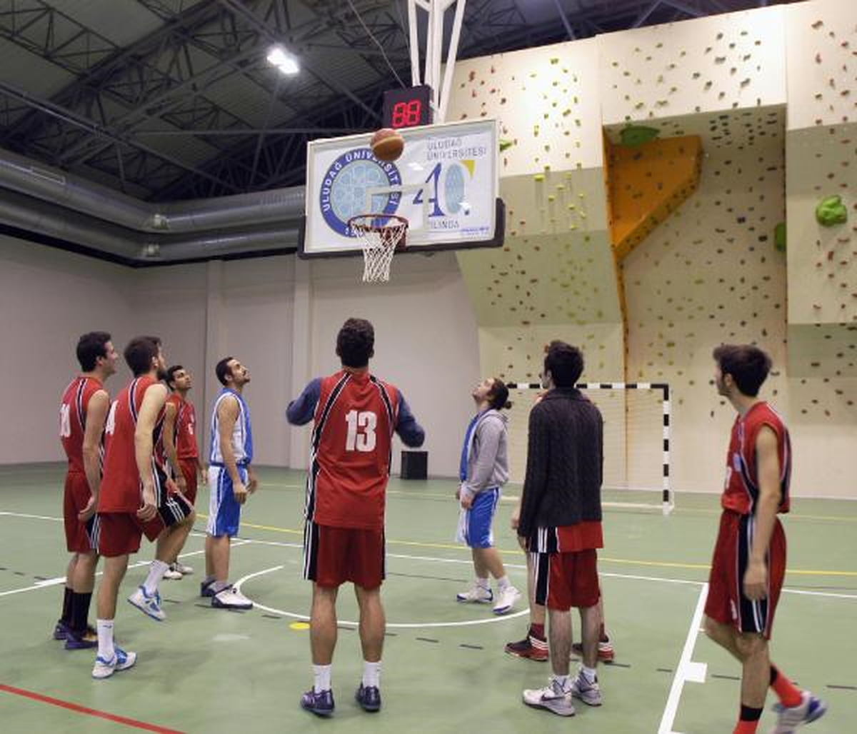 Uü Spor Bilimleri Fakültesi\'ne Yetenek Sınavıyla Öğrenci Alınacak