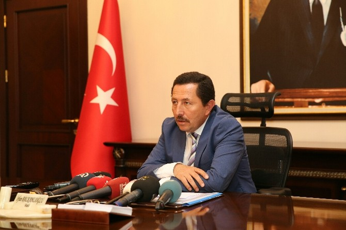 Vali, Doğulu Fındık İşçilerine Sahip Çıktı