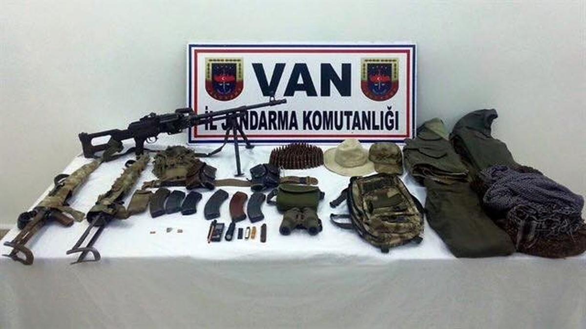 Van\'da Uzun Namlulu Silah ve Mühimmat Ele Geçirildi