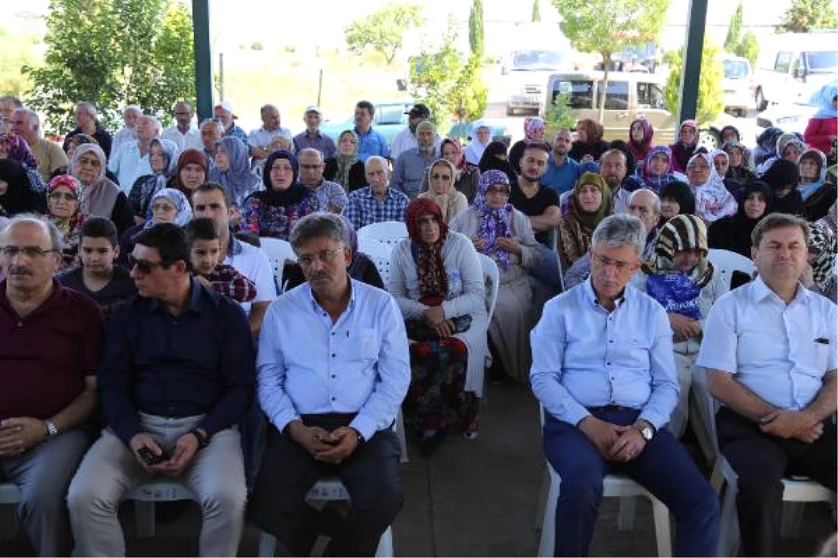 17 Ağustos Depreminde Ölenler İçin Dualar Okundu